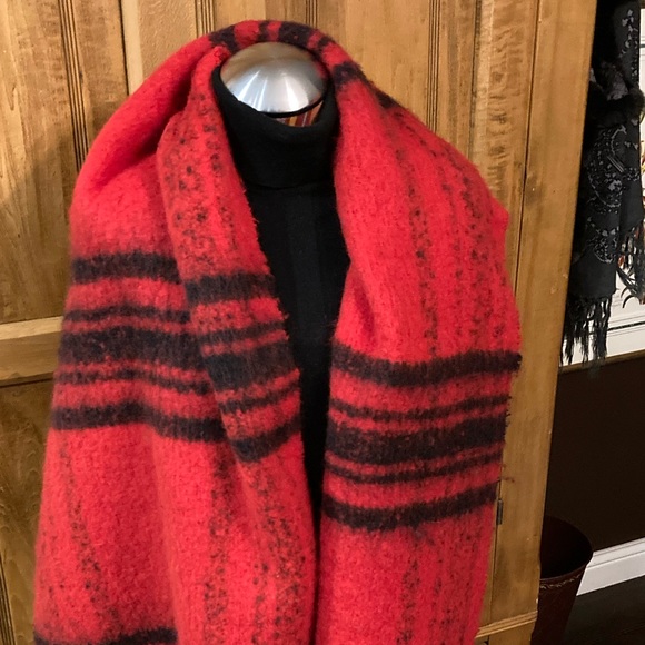 NWT Banana Republic shawl - Picture 8 of 13